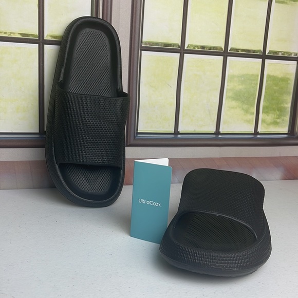 Mesh Beach Comfy Anti-Slip Pillow Slides - Picture 2 of 4